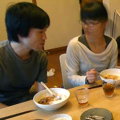 鳴川肇、山田悦子夫妻